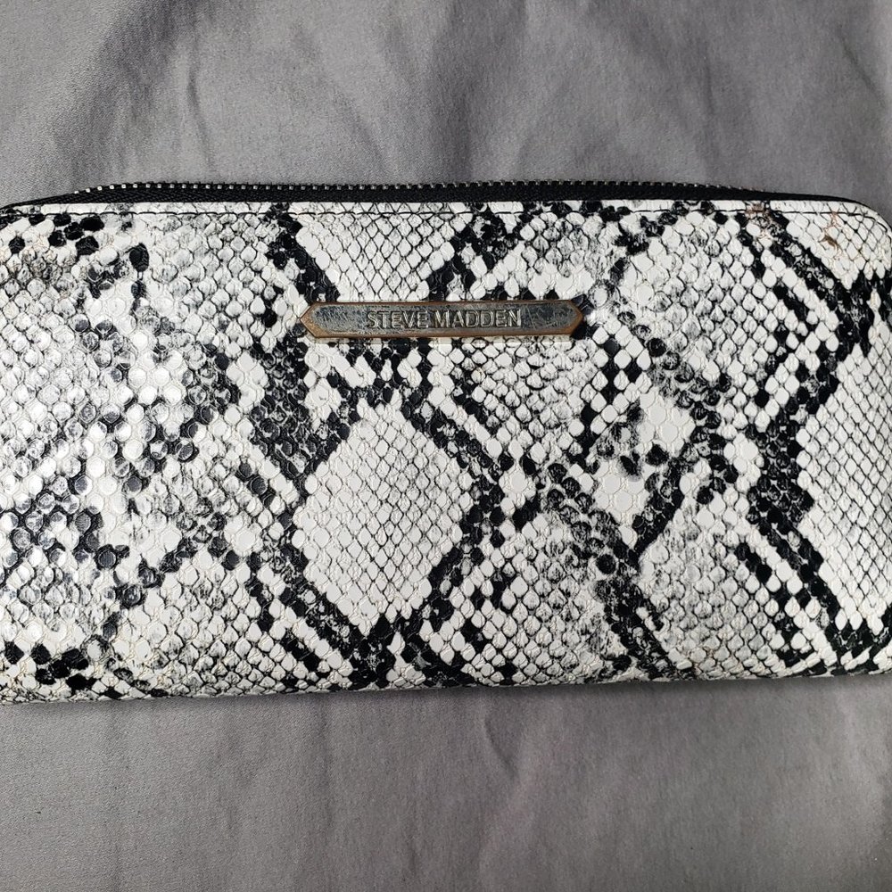 Steve Madden Snakeskin Zip Wallet